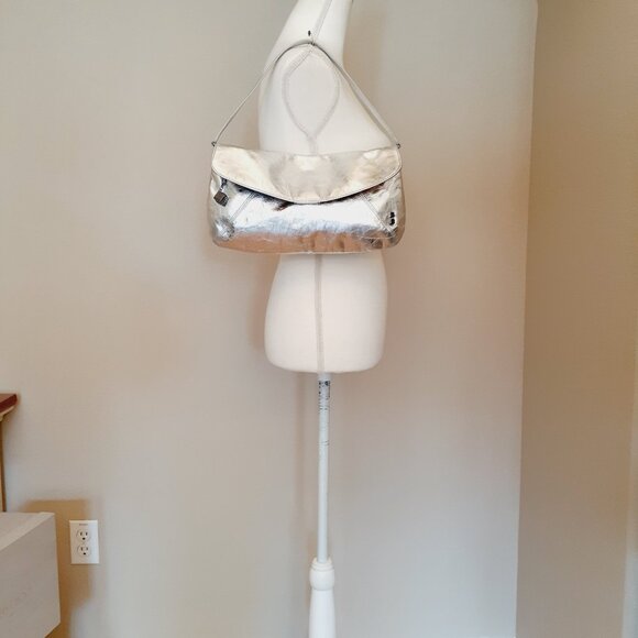 Helen Welsh Silver Leather Shoulder or Clutch Bag - Picture 2 of 16